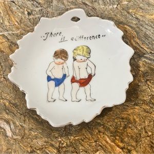 Vintage boy/girl hanging plate